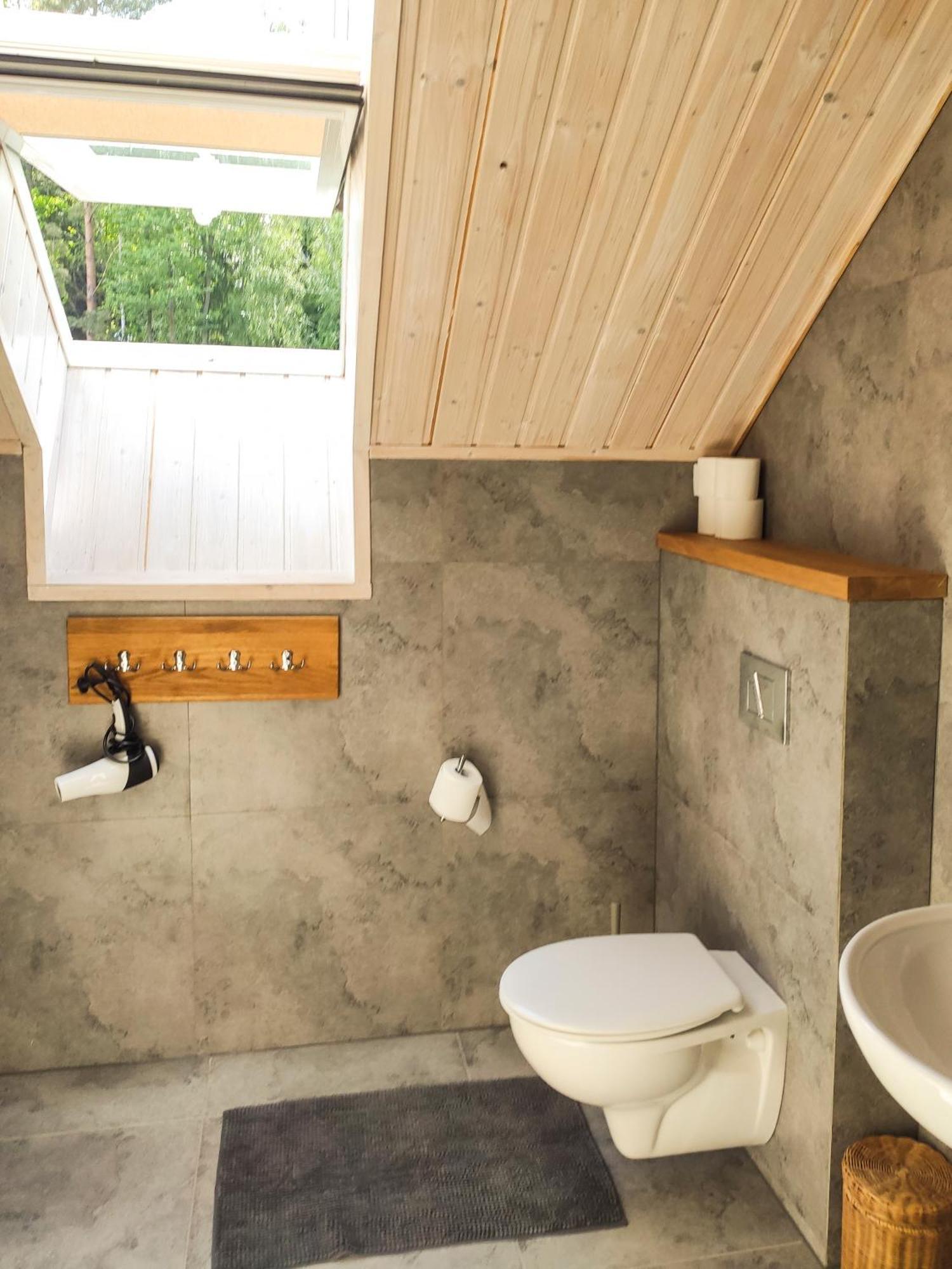 Mazursko - Komfortowe Apartamenty Nad Jeziorem, Sauna, Kominki Na Parterze Kretowiny Szoba fotó